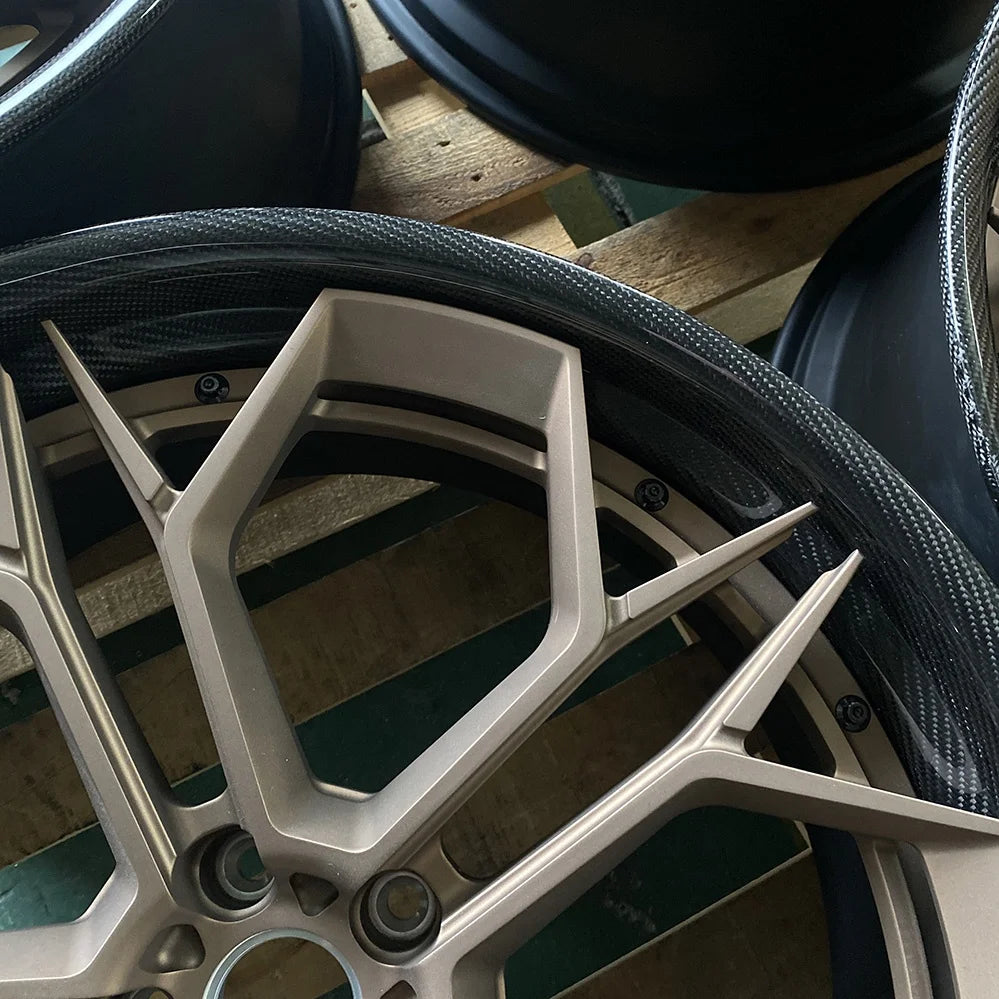 Brand 6061-T6 Aluminum Alloy Car Wheels Lips Covered with Carbon Fiber Coating Forged Custom Wheels